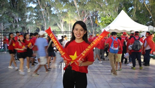 Dàn cổ động viên hot girl của Việt Nam trên báo Hàn 'gây chao đảo' ảnh 2