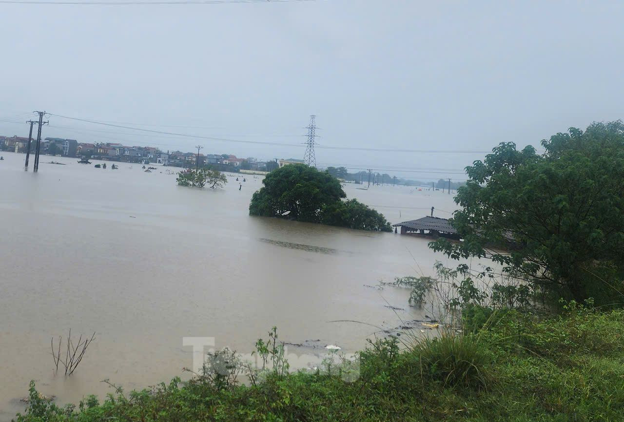 Theo báo cáo của Ban Chỉ huy PCTT và TKCN huyện Quốc Oai, do ảnh hưởng của bão số 3, trên địa bàn huyện có 5 xã bị ngập úng. Bao gồm các xã Cấn Hữu, Phú Cát, Liệp Tuyết, Tuyết Nghĩa, Đông Yên.