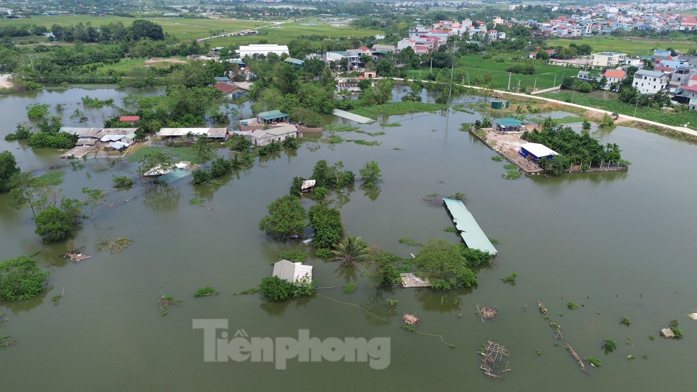 Trong các ngày từ 10-12/9, huyện Quốc Oai đã di dời hàng trăm hộ bị ngập sâu đến nơi tạm trú an toàn.
