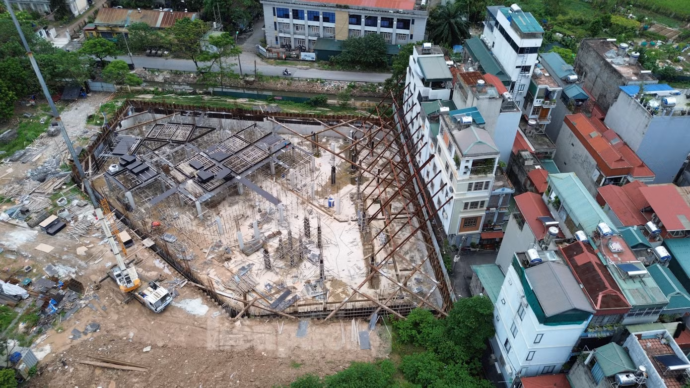 Chủ đầu tư, đơn vị thi công cũng đã đưa ra phương án nhằm đảm bảo an toàn cho người dân. Chủ đầu tư cũng yêu cầu đơn vị thi công dừng triển khai xây dựng hầm nhà A để hoàn thiện hồ sơ. Đơn vị thi công cũng đã ký quỹ hơn 4 tỷ đồng để đảm bảo triển khai các biện pháp đảm bảo an toàn cho người dân bị ảnh hưởng. Chủ đầu tư, đơn vị thi công cũng đã đưa ra phương án nhằm đảm bảo an toàn cho người dân. Chủ đầu tư cũng yêu cầu đơn vị thi công dừng triển khai xây dựng hầm nhà A để hoàn thiện hồ sơ. Đơn vị thi công cũng đã ký quỹ hơn 4 tỷ đồng để đảm bảo triển khai các biện pháp đảm bảo an toàn cho người dân bị ảnh hưởng.