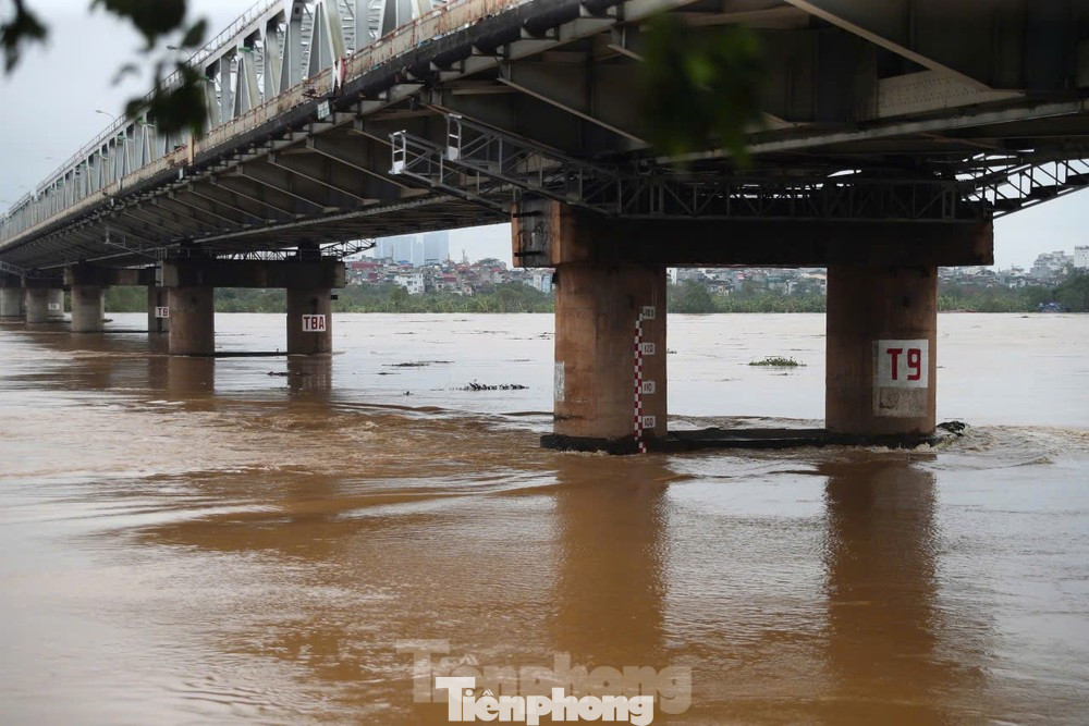 Nước trên sông Hồng đã hạ nên Ban Chỉ huy PCTT&amp;TKCN TP. Hà Nội đã rút Lệnh báo động lũ cấp 2.