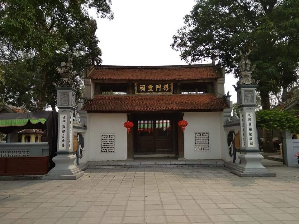 Đền Hát Môn, xã Hát Môn, huyện Phúc Thọ, Hà Nội.