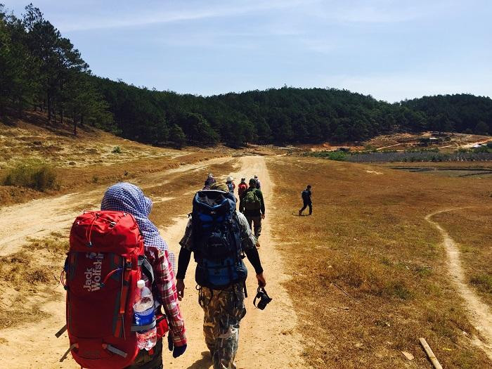 Nhiều bạn trẻ hào hứng đi trekking khi tình hình dịch bệnh được kiểm soát. Ảnh: Internet Nhiều bạn trẻ hào hứng đi trekking khi tình hình dịch bệnh được kiểm soát. Ảnh: Internet