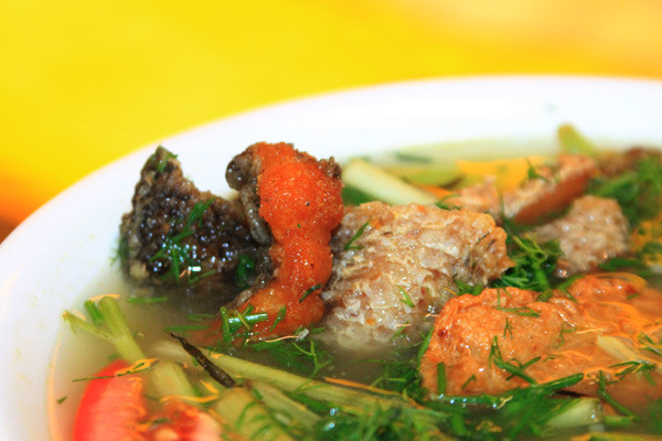  Phần thịt phi lê cá được chiên vàng ươm, giòn rụm đầy hấp dẫn. Ảnh: Huấn Phan