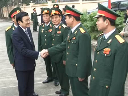 Chủ tịch nước Trương Tấn Sang thăm, chúc tết Đoàn đặc công 1