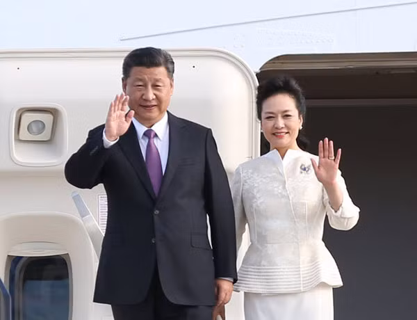 Tổng Bí thư, Chủ tịch Trung Quốc và Phu nhân Bành Lệ Viện. (Ảnh: China Daily)