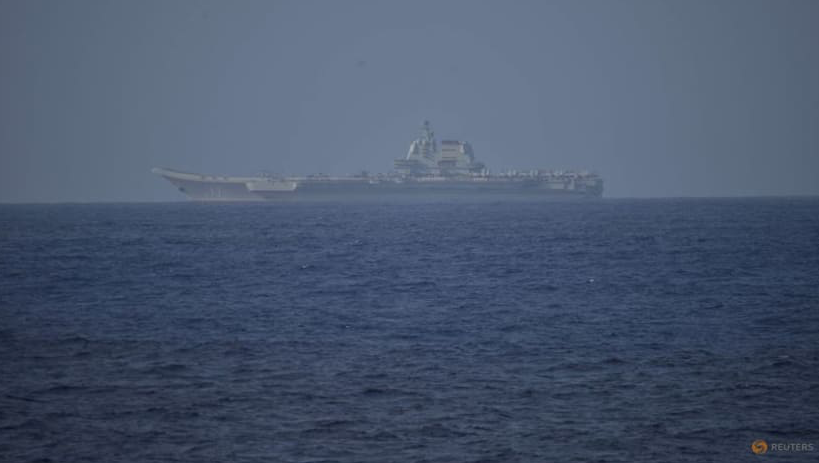 Tàu sân bay Sơn Đông của Trung Quốc di chuyển trong vùng biển cách tỉnh Okinawa, Nhật Bản, khoảng 300km về phía nam, ngày 5/4. (Ảnh: BQP Nhật Bản) Tàu sân bay Sơn Đông của Trung Quốc di chuyển trong vùng biển cách tỉnh Okinawa, Nhật Bản, khoảng 300km về phía nam, ngày 5/4. (Ảnh: BQP Nhật Bản)