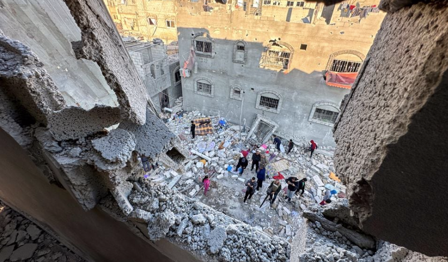 Nhiều ngôi nhà ở Dải Gaza bị phá huỷ. (Ảnh: Reuters)