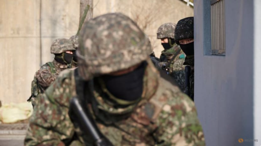 Binh lính Hàn Quốc tham gia cuộc diễn tập ở Seoul ngày 27/12. (Ảnh: Reuters) Binh lính Hàn Quốc tham gia cuộc diễn tập ở Seoul ngày 27/12. (Ảnh: Reuters)