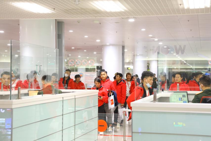 Nhóm công dân Việt Nam tại Myanmar được đưa về nước ngày 4/12. (Ảnh: Mofa) Nhóm công dân Việt Nam tại Myanmar được đưa về nước ngày 4/12. (Ảnh: Mofa)