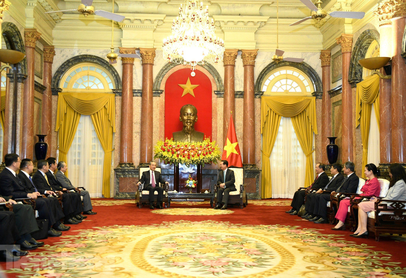 Hai bên trao đổi về tình hình quan hệ hợp tác Việt Nam - Trung Quốc. (Ảnh: Như Ý