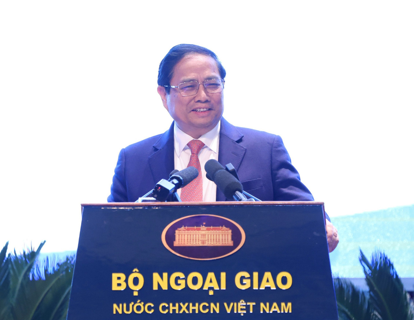 Thủ tướng Phạm Minh Chính phát biểu tại hội nghị sáng 21/12. (Ảnh: Nhật Minh)