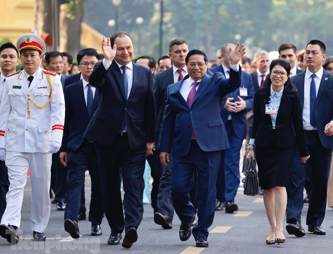 Hai Thủ tướng tiến vào phòng hội đàm. (Ảnh: Như Ý)