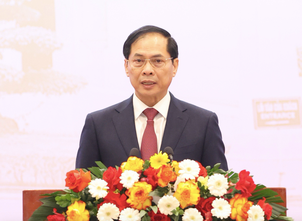 Bộ trưởng Ngoại giao Bùi Thanh Sơn phát biểu tại hội nghị. (Ảnh: Quang Phúc) Bộ trưởng Ngoại giao Bùi Thanh Sơn phát biểu tại hội nghị. (Ảnh: Quang Phúc)