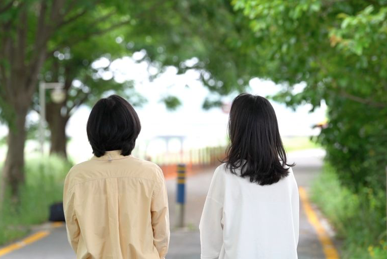 Eun Seo-Ran (phải) và Lee Eo-Rie đã sống cùng nhau 7 năm. (Ảnh: Al Jazeera)