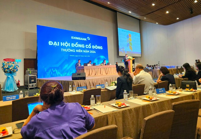 Eximbank tiếp tục đặt mục tiêu 5.000 tỷ đồng lợi nhuận năm nay. Eximbank tiếp tục đặt mục tiêu 5.000 tỷ đồng lợi nhuận năm nay.