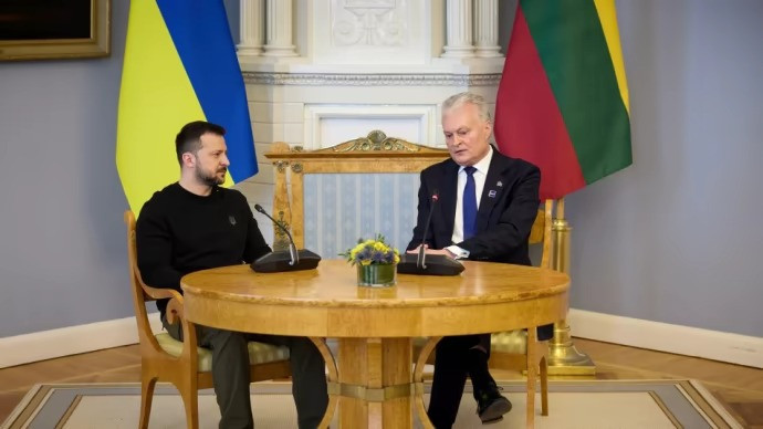 Tổng thống Ukraine gặp Tổng thống Litva. Ảnh: Pravda Tổng thống Ukraine gặp Tổng thống Litva. Ảnh: Pravda