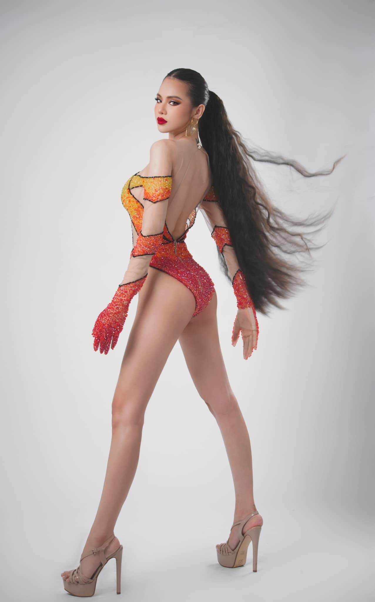 Trước thềm chung kết Hoa hậu Hoàn vũ Việt Nam 2023, Thùy Trâm được các diễn đàn sắc đẹp trong nước đánh giá cao, dự đoán giành được vị trí cao.