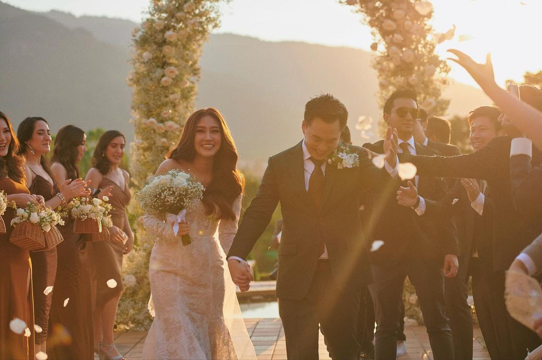 Ngày 25/12, Nicolene Limsnukan - Á hậu 1 Hoa hậu Thế giới 2018 - đã tổ chức kết hôn với bạn trai doanh nhân. Hôn lễ của người đẹp được tổ chức riêng tư với sự tham gia của bạn bè thân thiết.