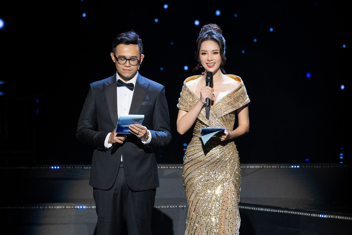 Thụy Vân với vai trò dẫn chương trình.