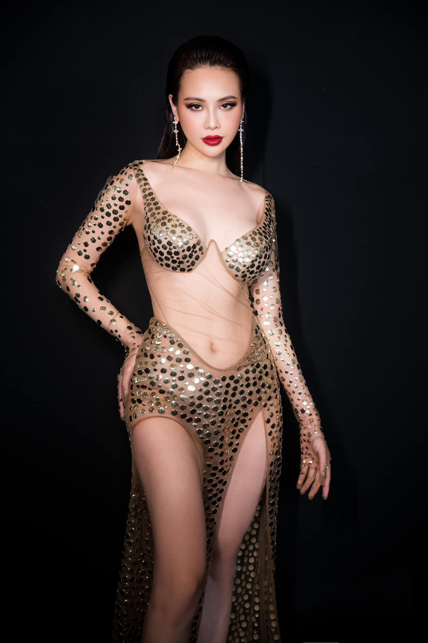 Người đẹp Quảng Nam theo đuổi hình ảnh hiện đại, nóng bỏng.