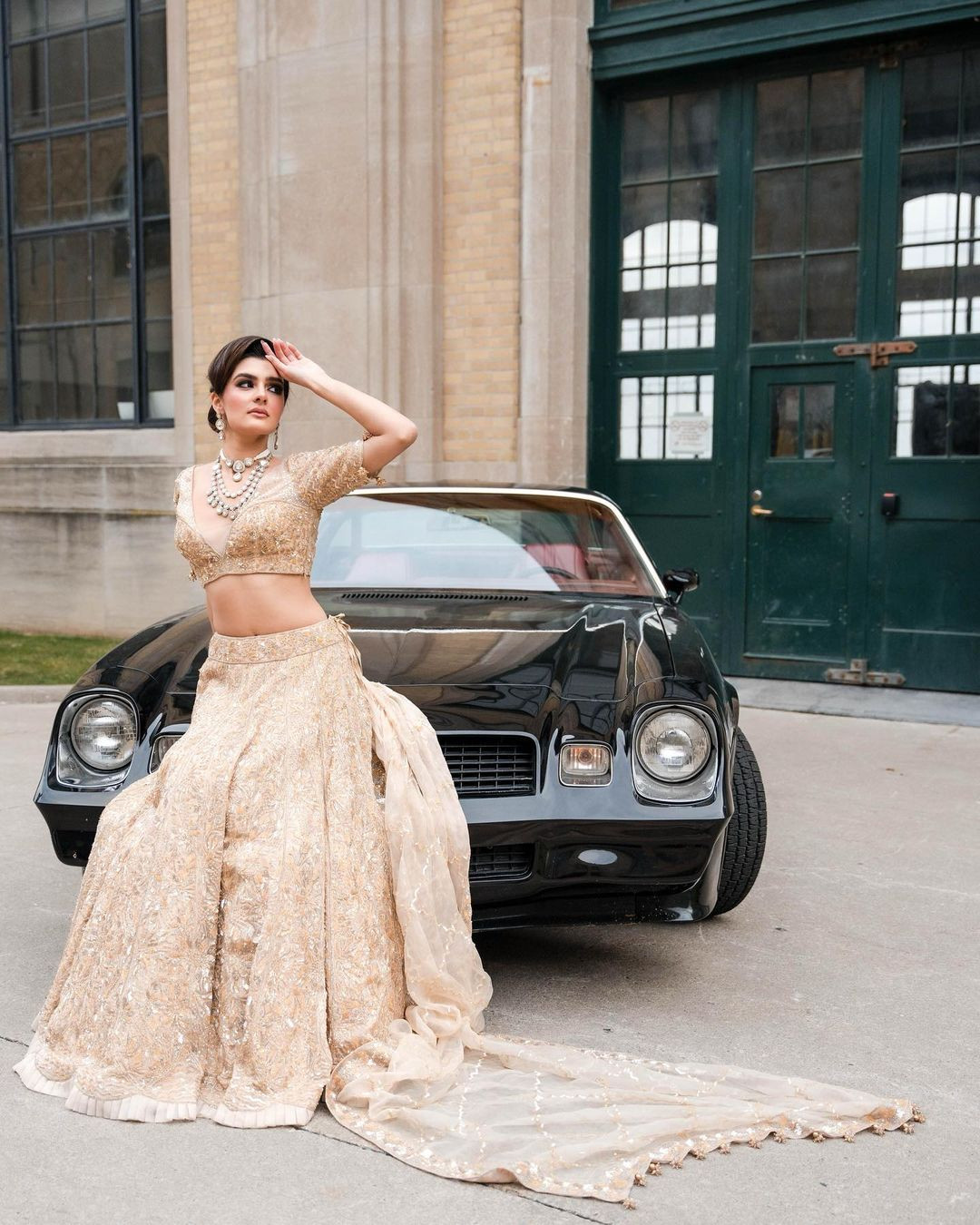 Tuy vậy, nhiều khán giả nêu quan điểm hiện tại các cuộc thi sắc đẹp đã không còn quá chú trọng vấn đề chiều cao. Nhiều người đẹp có chiều cao dưới 1,7 m nhưng vẫn đăng quang ở những cuộc thi nhan sắc lớn.