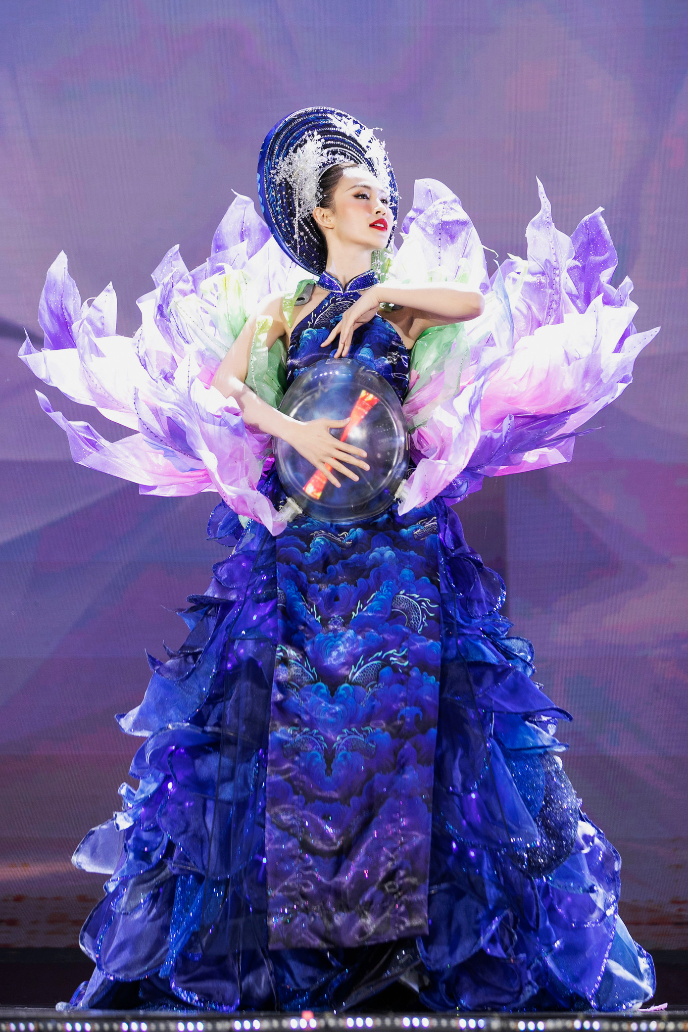 Khác với những năm trước, Hoa hậu Hoàn vũ Việt Nam 2023 chỉ trao giải cho hoa hậu và á hậu, không có á hậu 2.