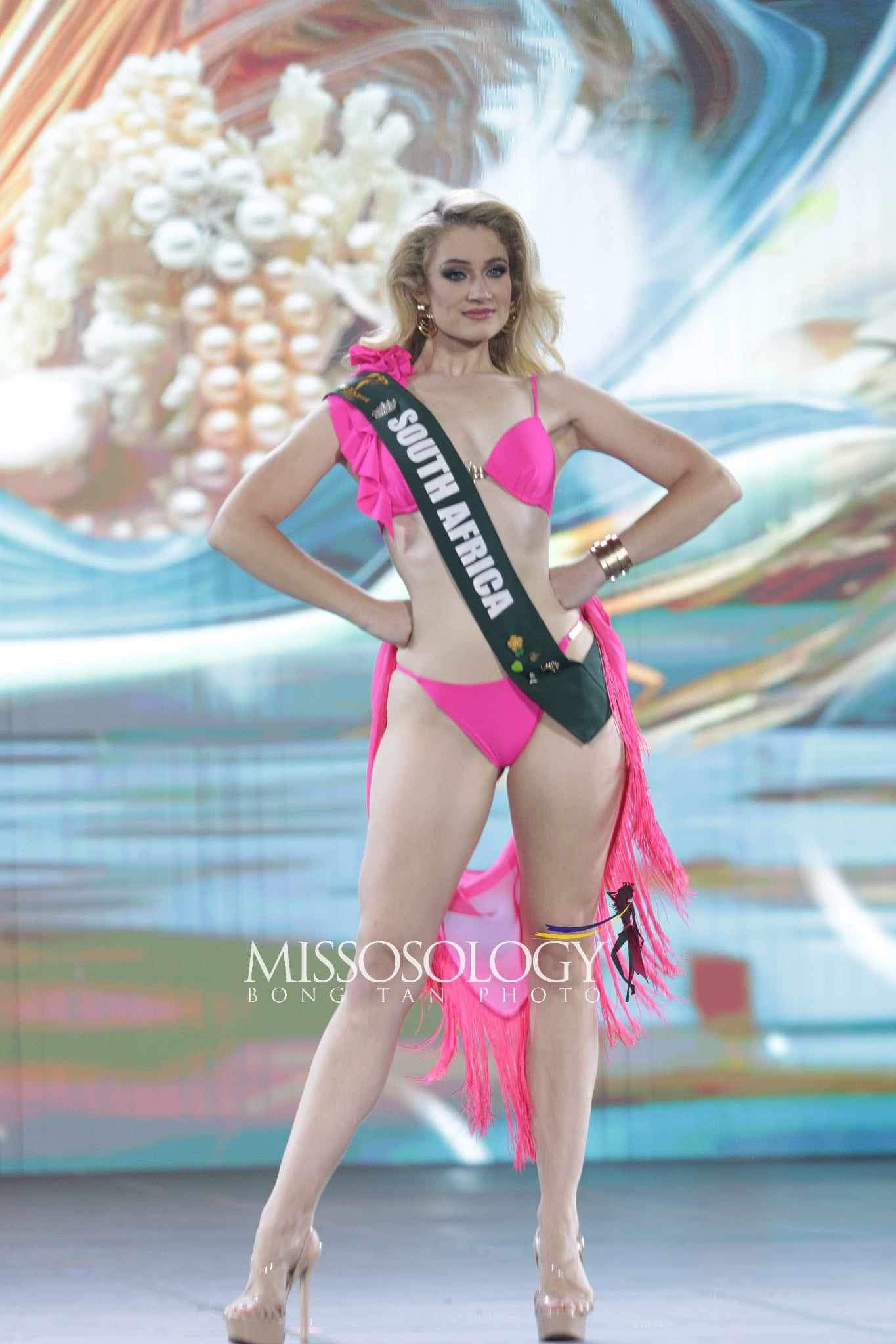 Người đẹp Nam Phi dừng chân ở top 12. Cô gây ấn tượng với kỹ năng trình diễn chuyên nghiệp.