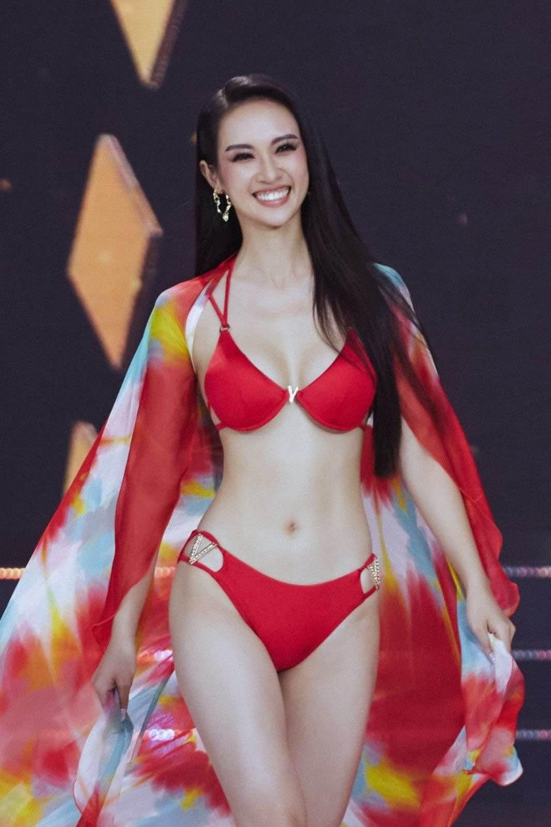 Trở lại Hoa hậu Hoàn vũ Việt Nam 2023, Thúy Quỳnh được nhận xét trưởng thành về nhan sắc. Thúy Quỳnh là cử nhân ngành Quản lý đô thị, Học viện Hành chính Quốc gia. Người đẹp có thành tích thi sắc đẹp ấn tượng như: Top 10 Siêu mẫu Việt Nam 2018, Á quân 3 của cuộc thi The New Mentor - Người mẫu toàn năng 2023.