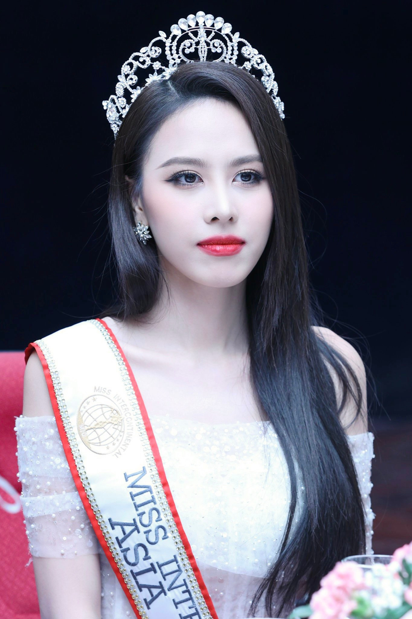 Ngọc Hằng chia sẻ khi tham gia cuộc thi Hoa hậu Liên lục địa, cô nhận định tiêu chí quan trọng nhất của cuộc thi là khả năng giao tiếp, kết nối. Vì vậy, trong cuộc thi người đẹp luôn giữ hình ảnh một cô gái tràn đầy năng lượng, tích cực giao lưu.