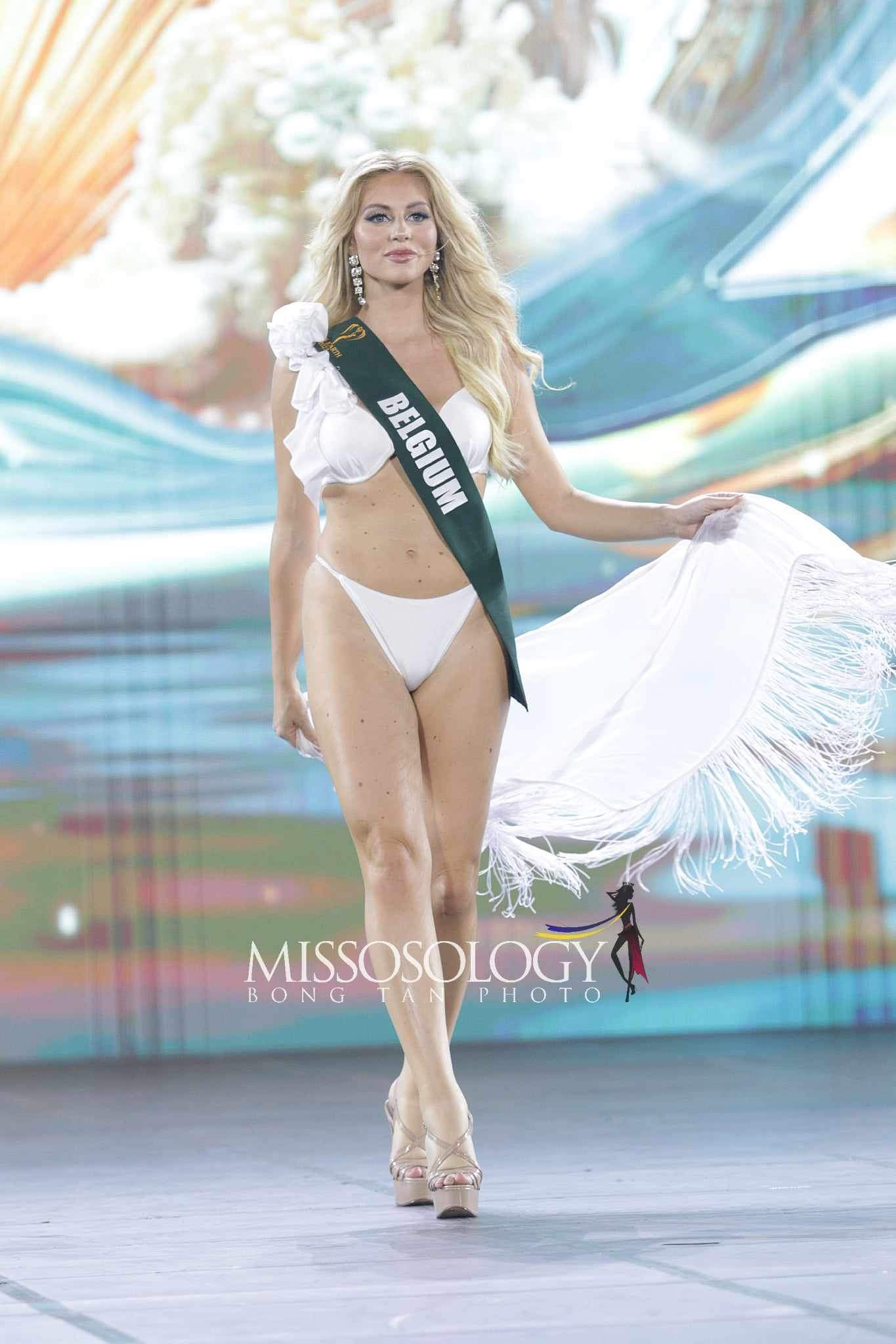 Người đẹp Bỉ được xướng tên vào top 20. Cô có body đầy đặn, khỏe khoắn.