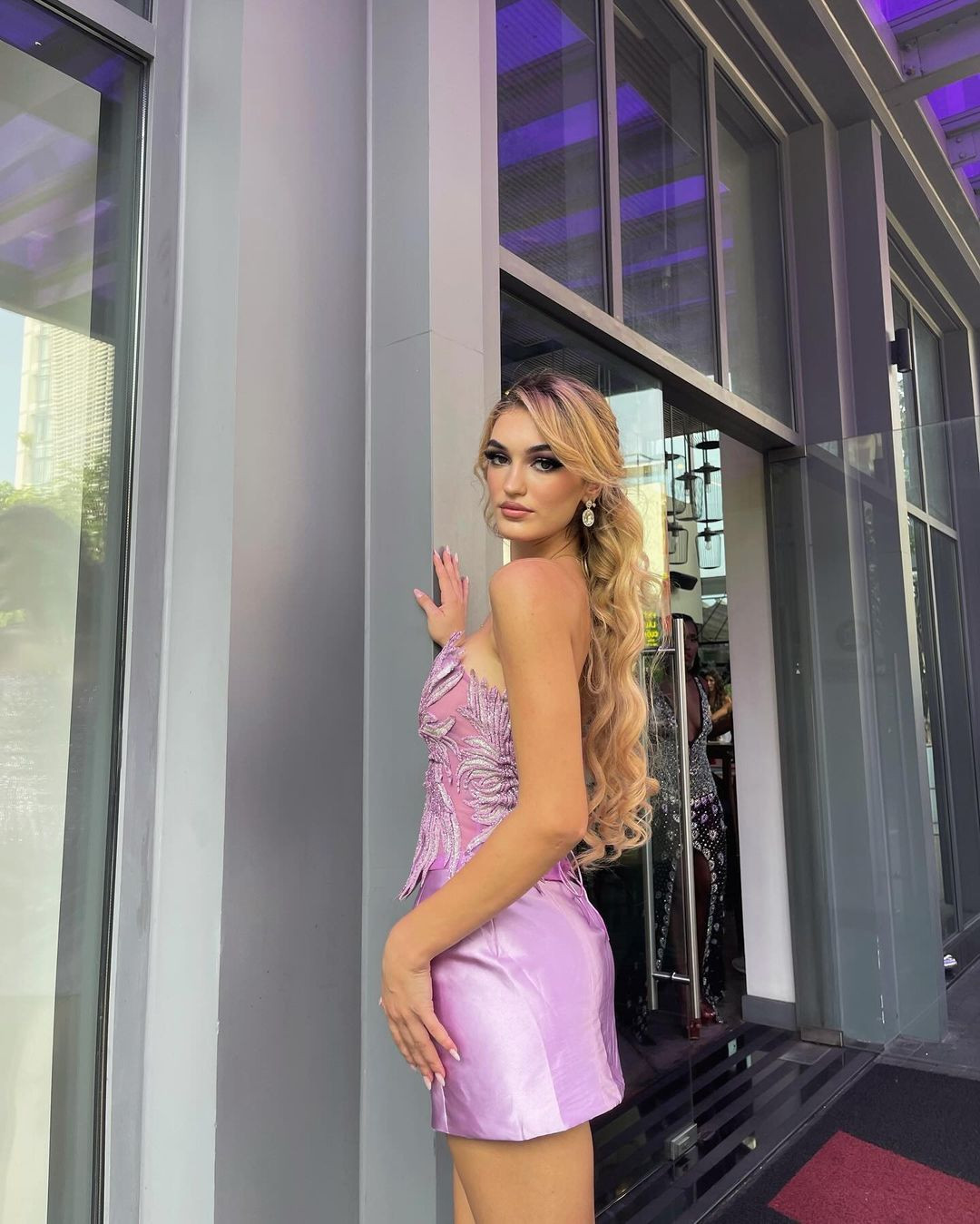 Drita Ziri cũng là người đẹp tích cực tham gia các hoạt động xã hội. Cô khởi xướng chiến dịch tháng nhận thức về ung thư vú, được tổ chức vào tháng 10 hàng năm.