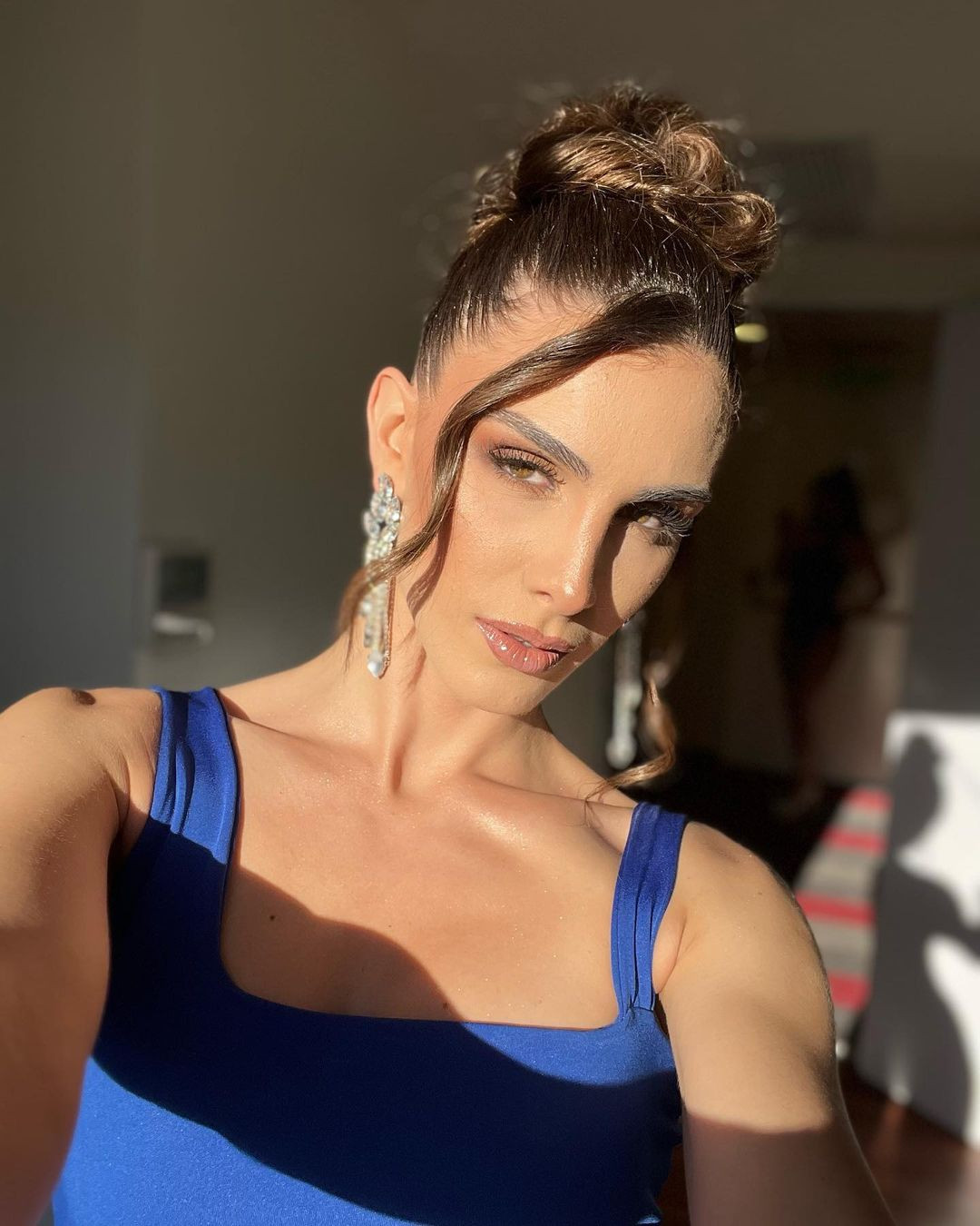 Khi rảnh rỗi, cô chơi piano, đọc tiểu thuyết về lĩnh vực sân khấu và dạy trẻ em bơi lội. Khi rảnh rỗi, cô chơi piano, đọc tiểu thuyết về lĩnh vực sân khấu và dạy trẻ em bơi lội.