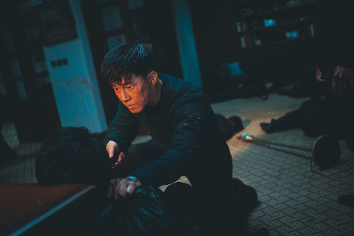 Kim Moo Yul lột xác hoàn toàn trong vai phản diện.