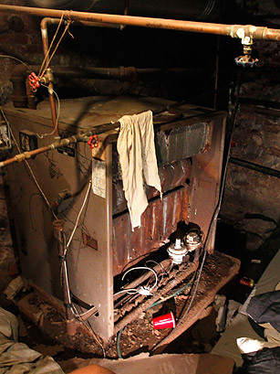 Căn hầm rùng rợn được khám phá hồi giữa tháng 10-2011