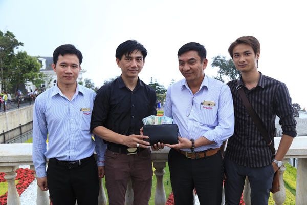 Những tủ đồ thất lạc giúp du khách nhận lại hàng tỷ đồng bỏ quên ảnh 2