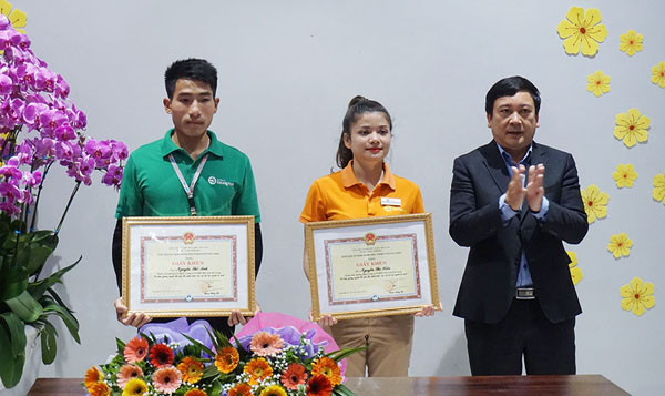 Những tủ đồ thất lạc giúp du khách nhận lại hàng tỷ đồng bỏ quên ảnh 1