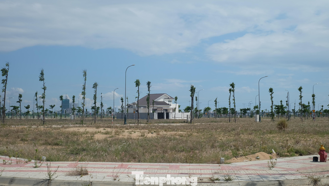 Khu đất UBND tỉnh Phú Yên giảm giá bán cho tư nhân tại khu đô thị Nam TP Tuy Hoà. Ảnh L.H Khu đất UBND tỉnh Phú Yên giảm giá bán cho tư nhân tại khu đô thị Nam TP Tuy Hoà. Ảnh L.H