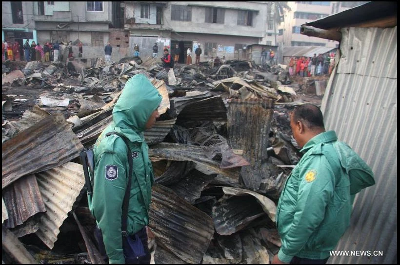 Lực lượng cứu hộ có mặt ngay sau khi đám cháy xảy ra