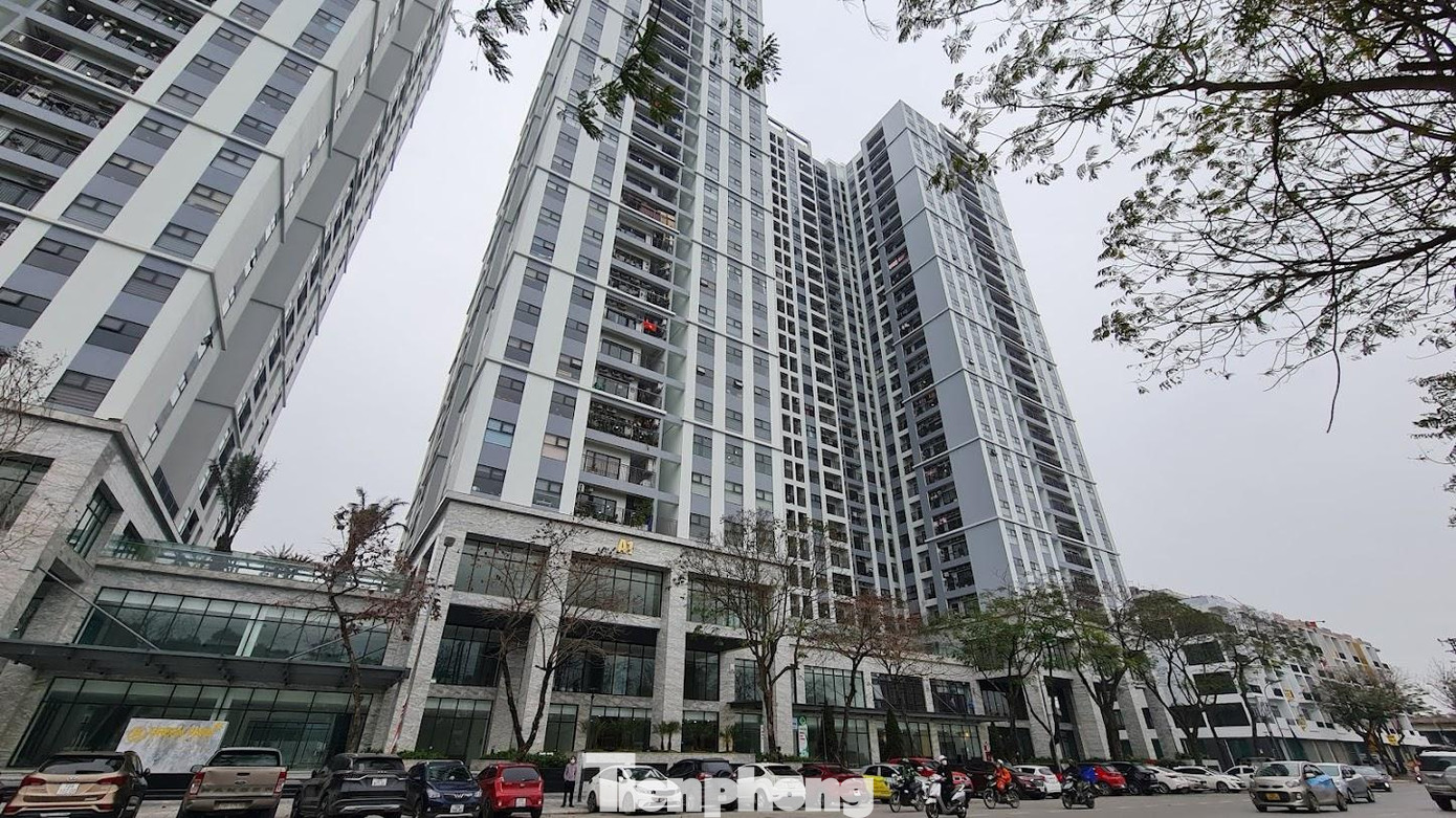 Sau những động thái “siết” việc bán nhà 2 giá, chỉ trong 5 tháng đầu năm 2022, kết quả thu thuế thu nhập cá nhân từ chuyển nhượng bất động sản đạt 16 nghìn tỷ đồng, tăng 68,6% so cùng kỳ năm 2021. Sau những động thái “siết” việc bán nhà 2 giá, chỉ trong 5 tháng đầu năm 2022, kết quả thu thuế thu nhập cá nhân từ chuyển nhượng bất động sản đạt 16 nghìn tỷ đồng, tăng 68,6% so cùng kỳ năm 2021.