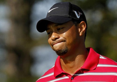 Tiger Woods thất vọng sau 1 năm tiền mất, tình tan, trắng tay ở mọi giải đấu. Ảnh: REUTERS