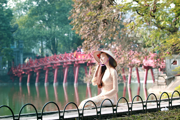 Cô chưa vội trở lại với niềm đam mê điện ảnh vì con trai còn quá nhỏ. Hiện tại, cô chỉ nhận lời tham gia các chương trình truyền hình, event, chụp hình quảng cáo, đồng thời hỗ trợ ông xã kinh doanh