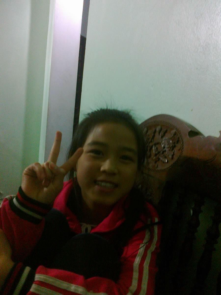 Vẻ đẹp ngây thơ trong sáng của Hoa hậu Đỗ Thị Hà lúc nhỏ nhận được nhiều lời khen ngợi của người hâm mộ.