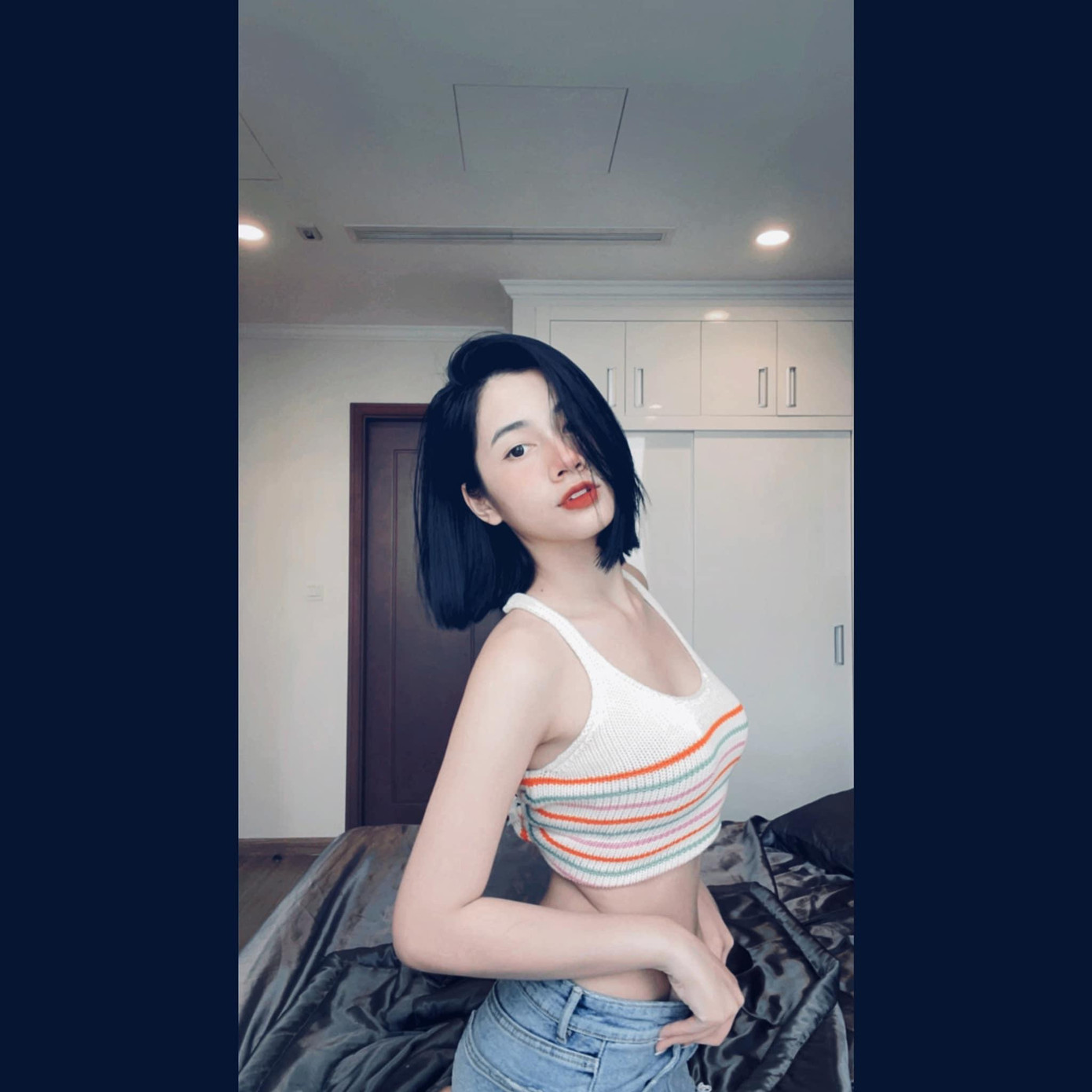 Ngay sau đó, cô đã trả lời dứt khoát rằng không có nhu cầu đi khách và còn nhấn mạnh “để em đăng tin giúp chị tìm người”.