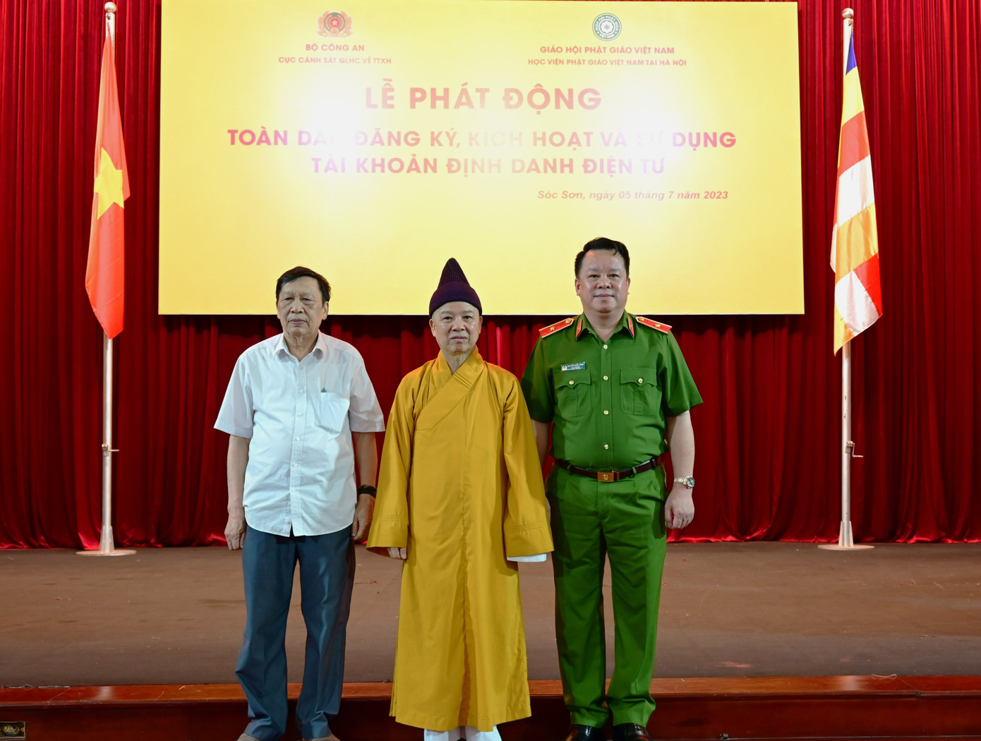 Lễ phát động đăng ký kích hoạt và sử dụng tài khoản định danh điện tử.