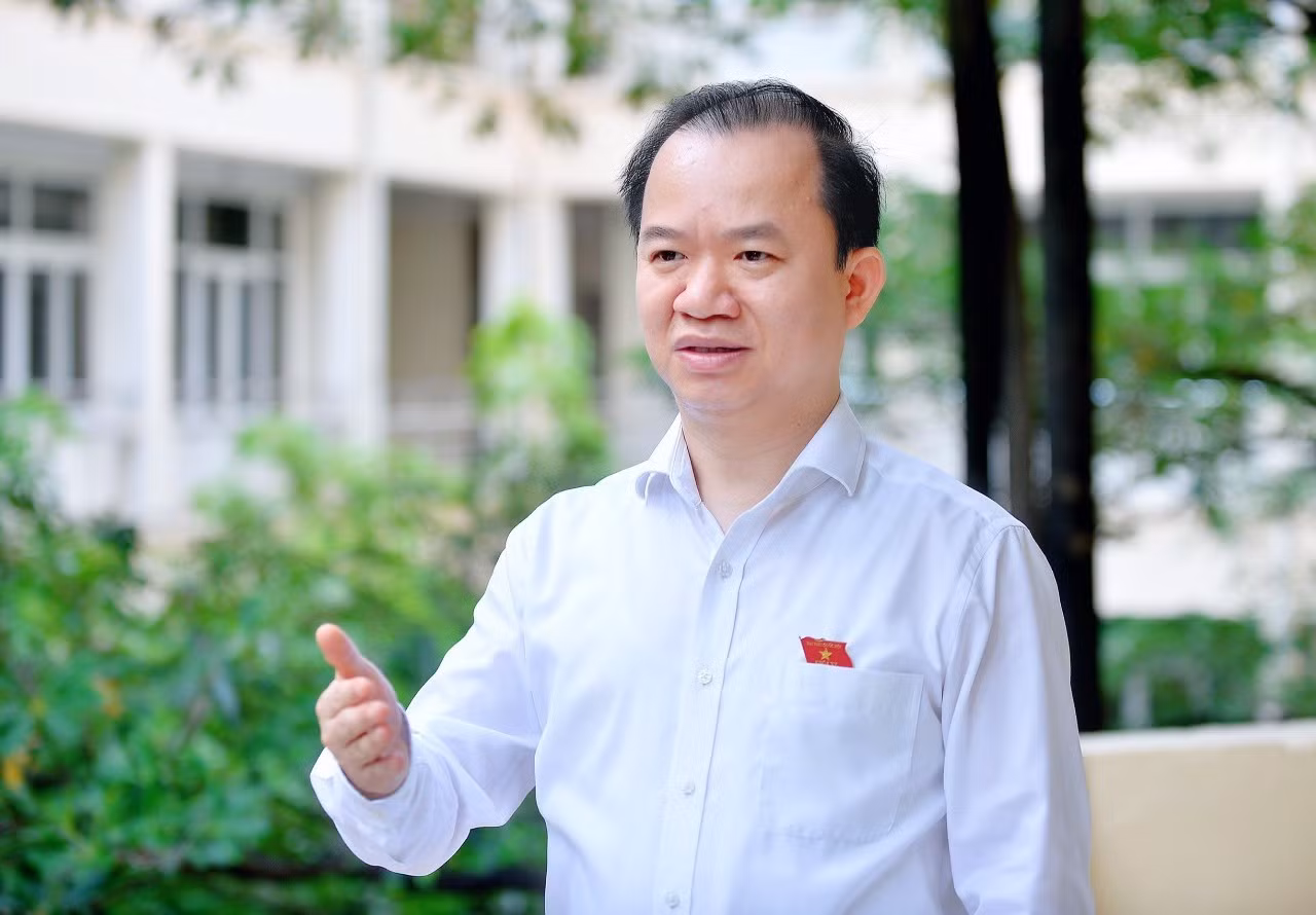 PGS.TS. Bùi Hoài Sơn, Ủy viên thường trực Ủy ban Văn hóa, Giáo dục của Quốc hội đề xuất giải pháp để gỡ nút thắt về đầu tư văn hóa dân tộc thiểu số. PGS.TS. Bùi Hoài Sơn, Ủy viên thường trực Ủy ban Văn hóa, Giáo dục của Quốc hội đề xuất giải pháp để gỡ nút thắt về đầu tư văn hóa dân tộc thiểu số.