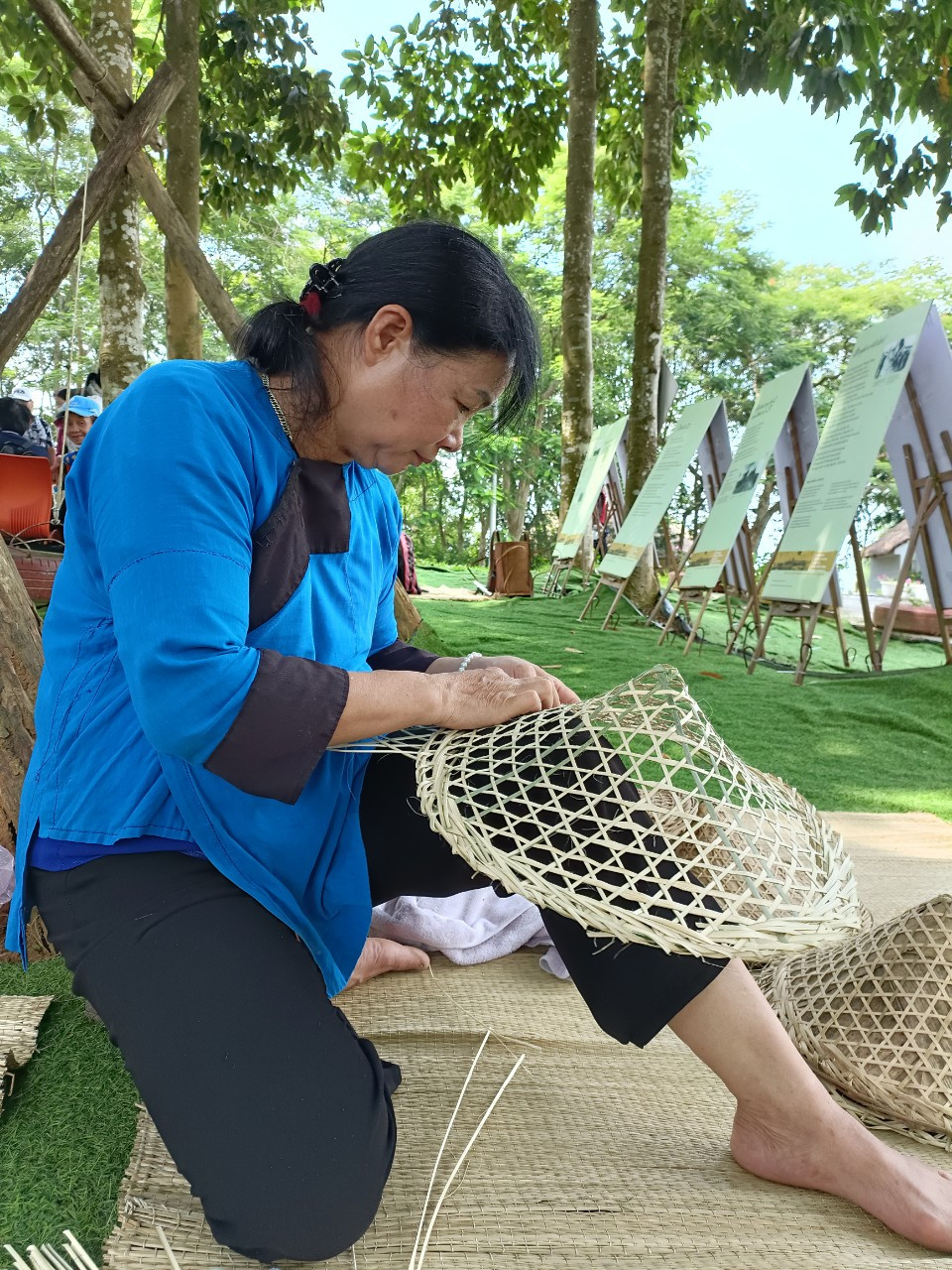 Phát huy văn hóa đặc sắc của đồng bào dân tộc thiểu số nhằm phục vụ cho mục tiêu bảo tồn, phát huy giá trị để phát triển kinh tế.