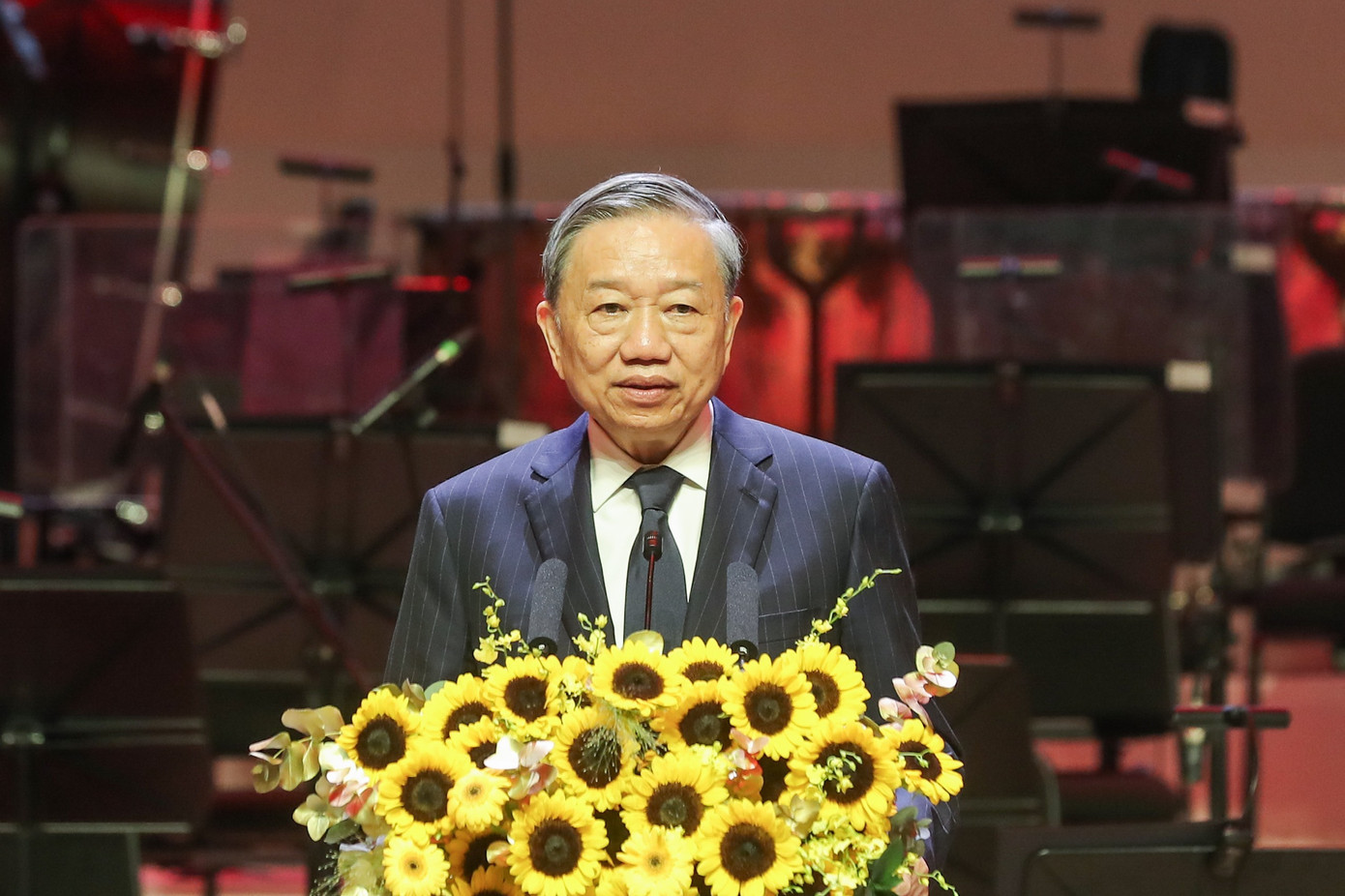 Bộ trưởng Bộ Công an tiếp thu ý kiến chỉ đạo của Thủ tướng. Ảnh: Như Ý.