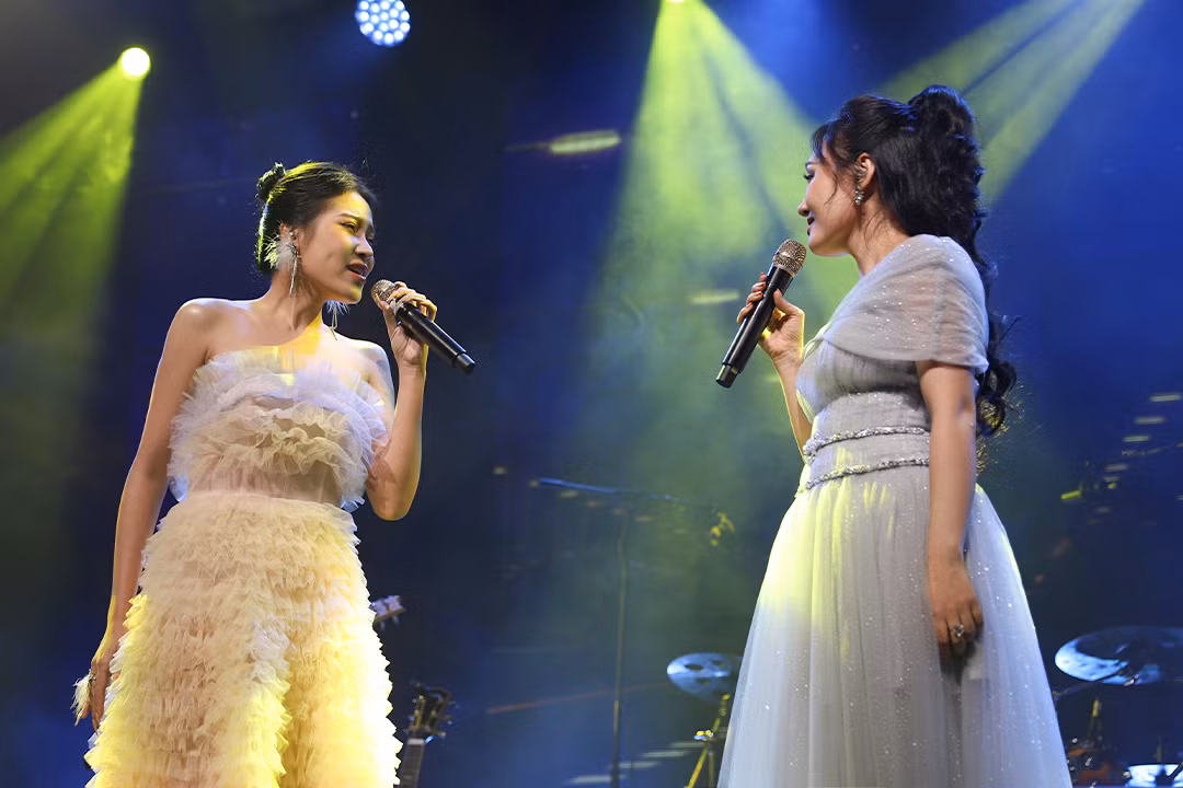 Màn song ca ăn ý của Quỳnh Anh và Nhật Thủy (phải).