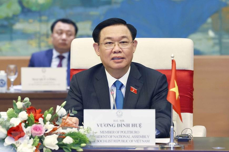 Chủ tịch Quốc hội Vương Đình Huệ hội đàm Chủ tịch Thượng viện Vương quốc Campuchia Samdech Say Chhum. (Ảnh: Doãn Tấn/TTXVN)